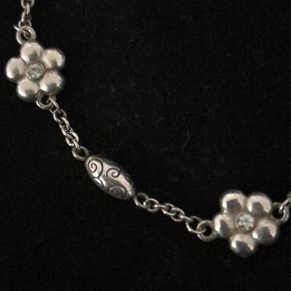 Flower bracelet - Picture 3 of 3